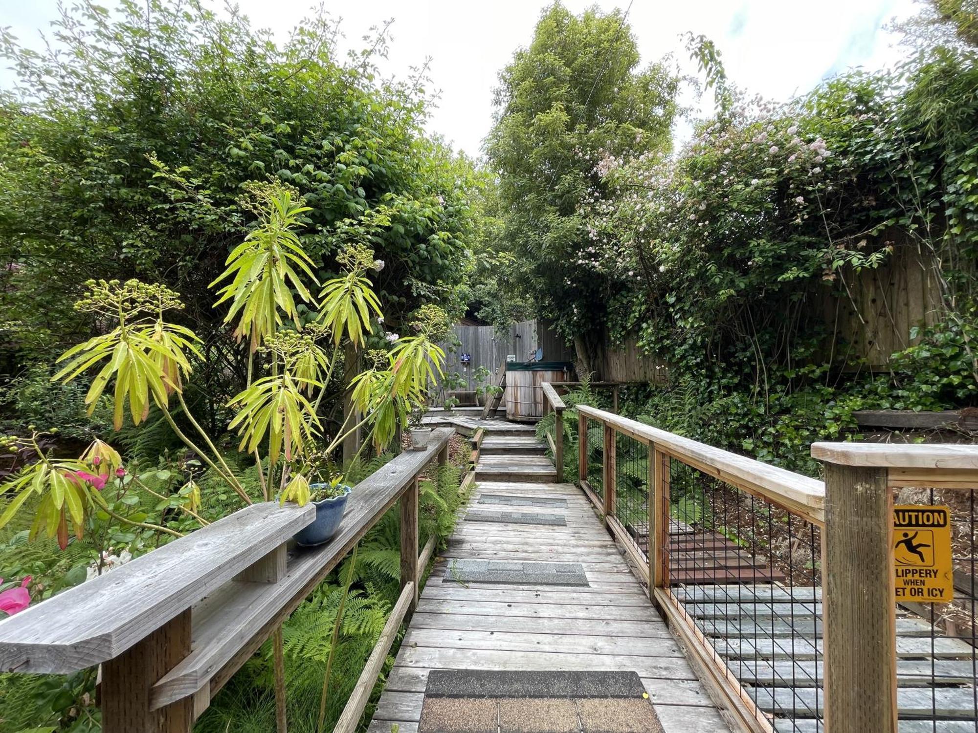 Magic Garden Villa Arcata Exterior photo